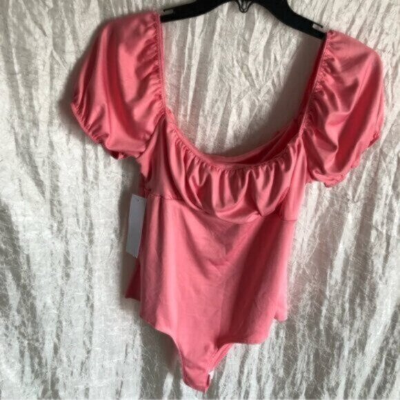 Women’s Pink Puff sleeve Bodysuit NWT Sz Small - Picture 10 of 10
